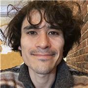Traducteur-interprète trilingue propose des cours d'anglais et de japonais à domicile ou à distance, adaptés à tous les niveaux